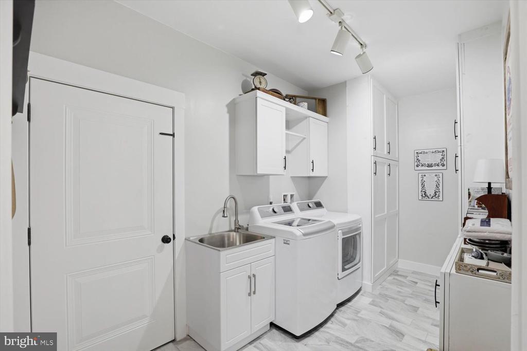 162 HUNTINGWOOD DRIVE