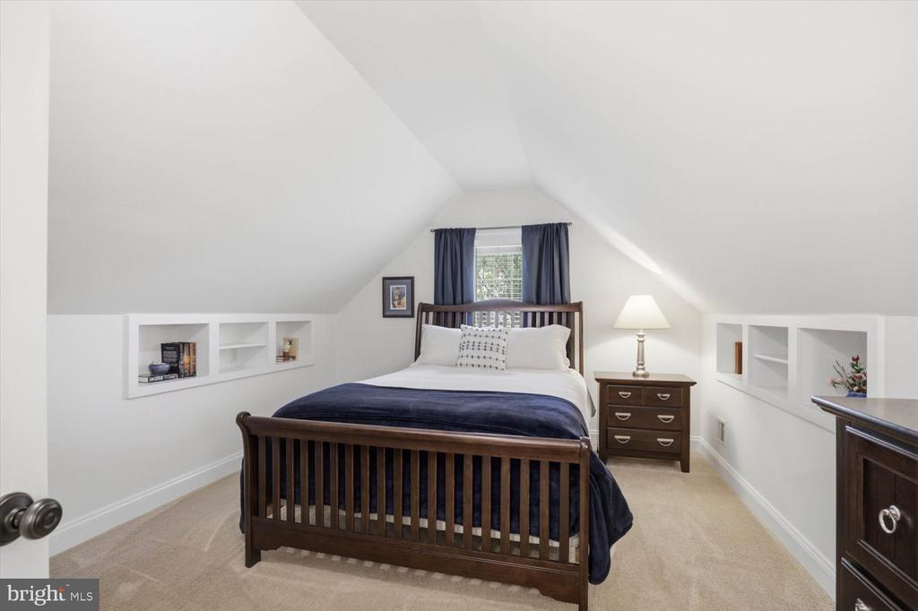 162 HUNTINGWOOD DRIVE