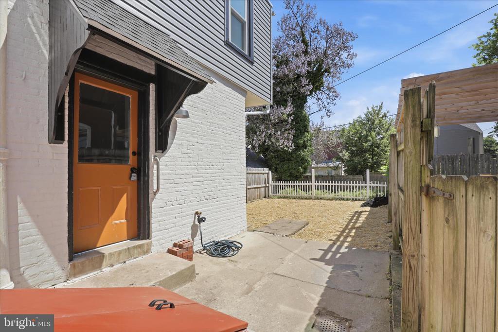 119 N PLUM STREET