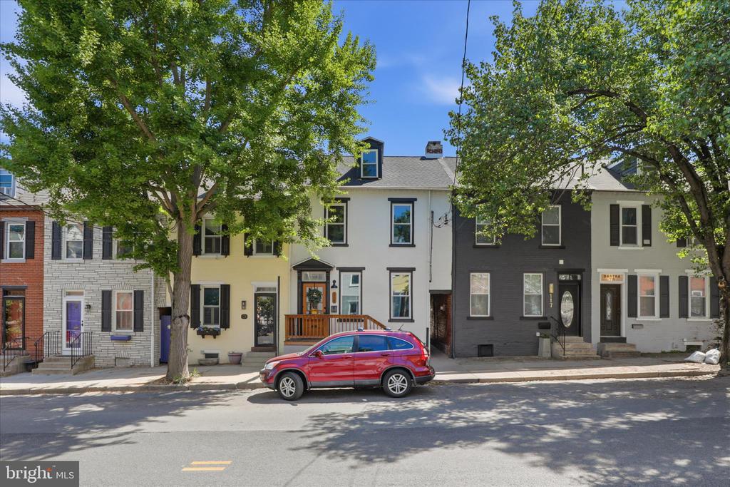 119 N PLUM STREET