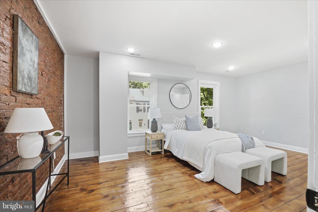119 N PLUM STREET