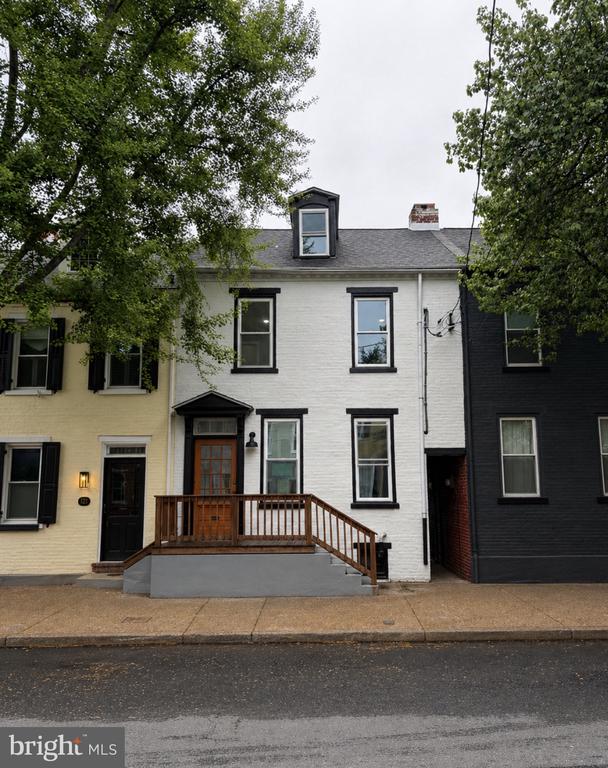 119 N PLUM STREET