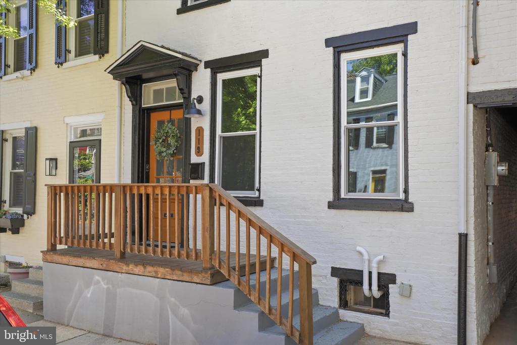 119 N PLUM STREET