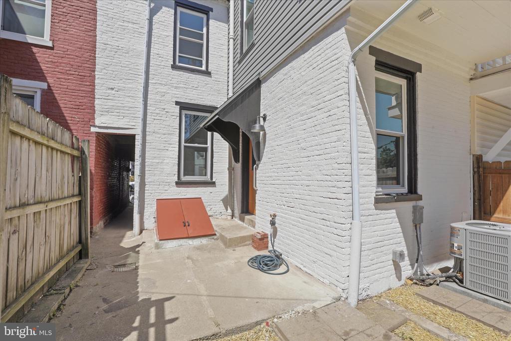 119 N PLUM STREET
