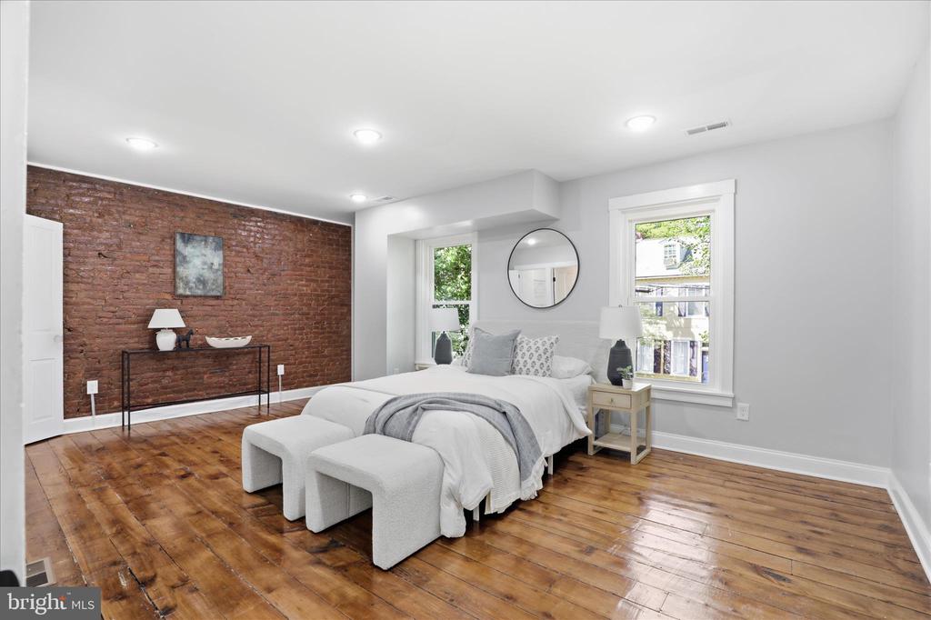 119 N PLUM STREET