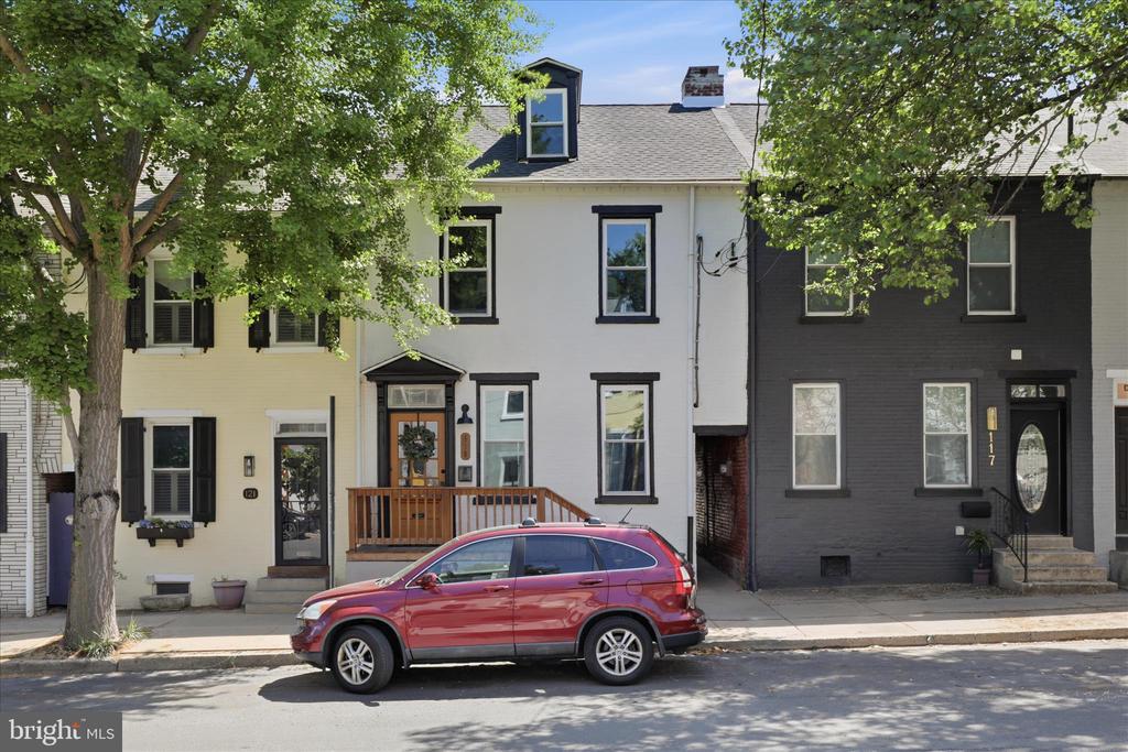119 N PLUM STREET