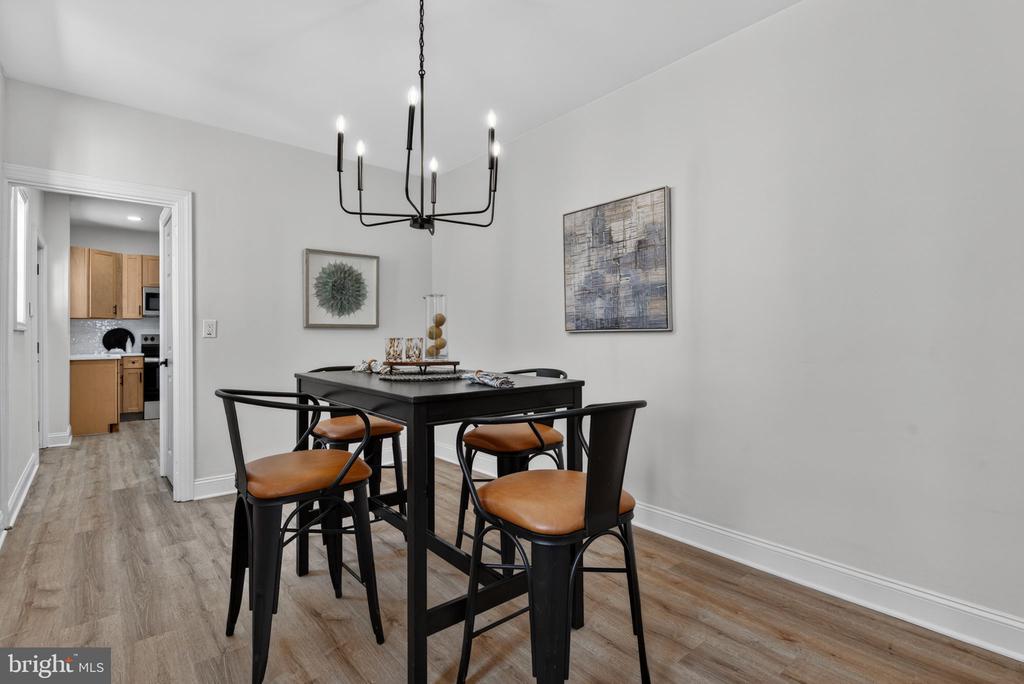 823 N QUEEN