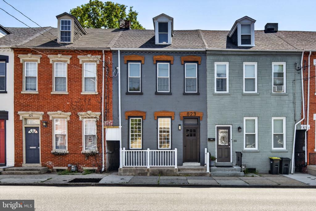 823 N QUEEN