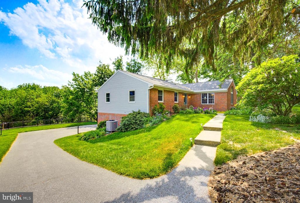 322 HILLTOP ROAD