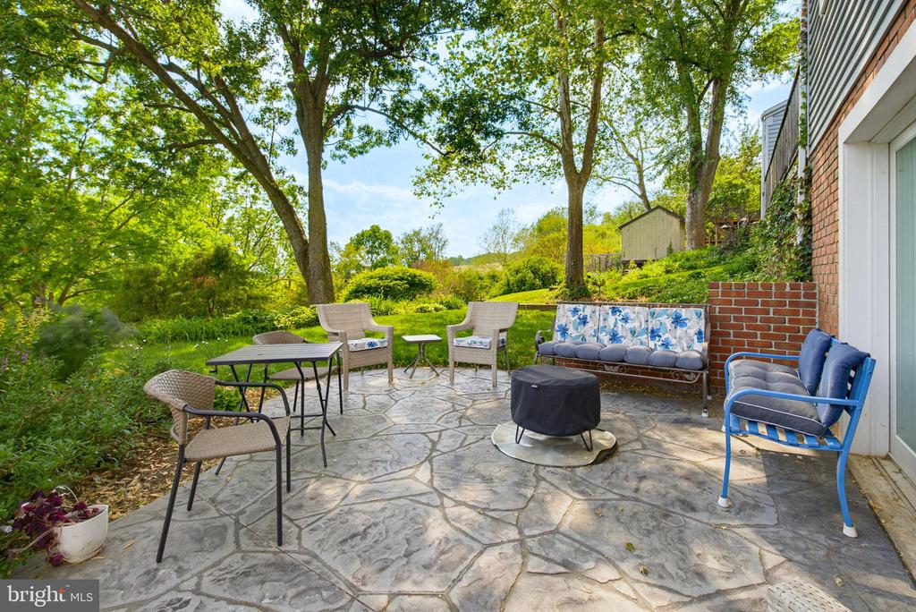 322 HILLTOP ROAD