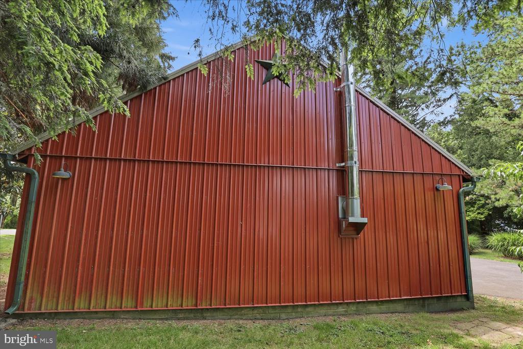 2311 NEW HOLLAND PIKE