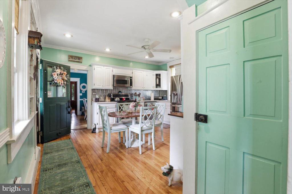 2311 NEW HOLLAND PIKE