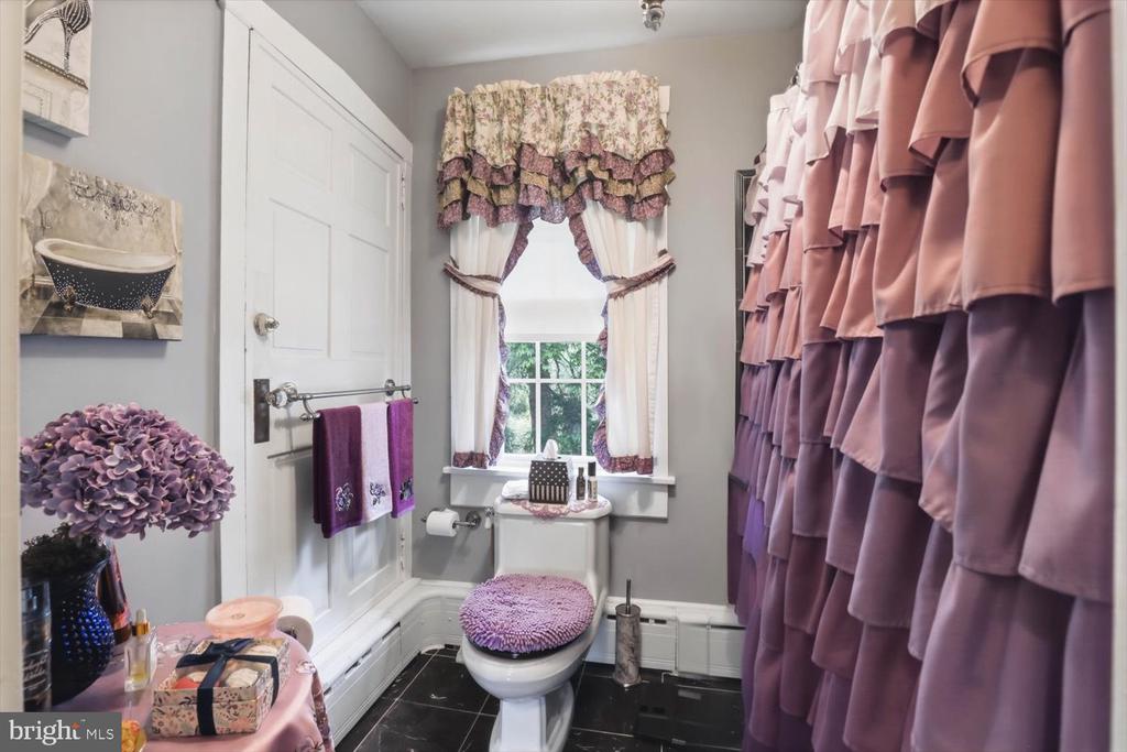 2311 NEW HOLLAND PIKE