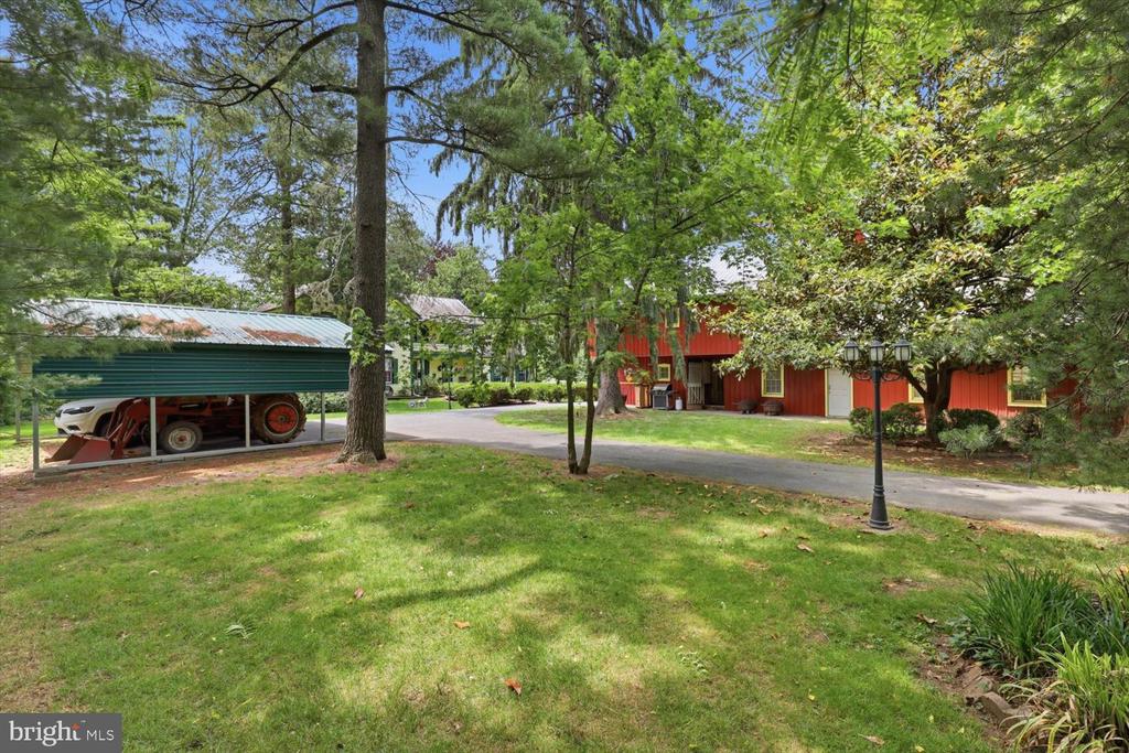 2311 NEW HOLLAND PIKE