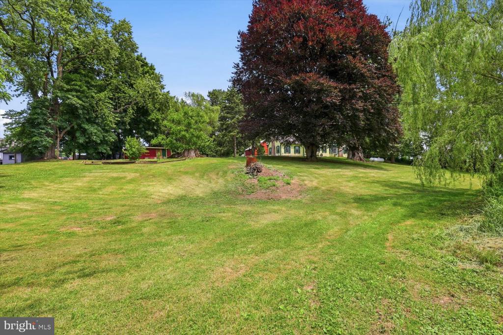 2311 NEW HOLLAND PIKE