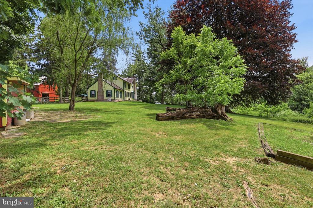 2311 NEW HOLLAND PIKE