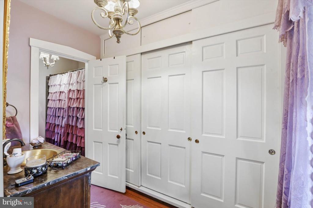 2311 NEW HOLLAND PIKE