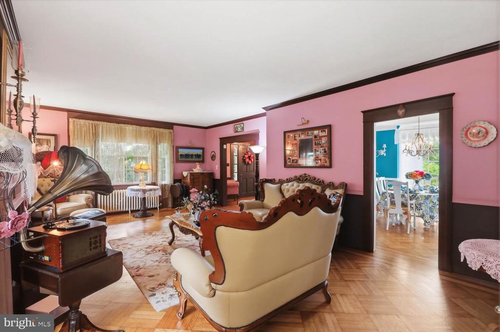 2311 NEW HOLLAND PIKE