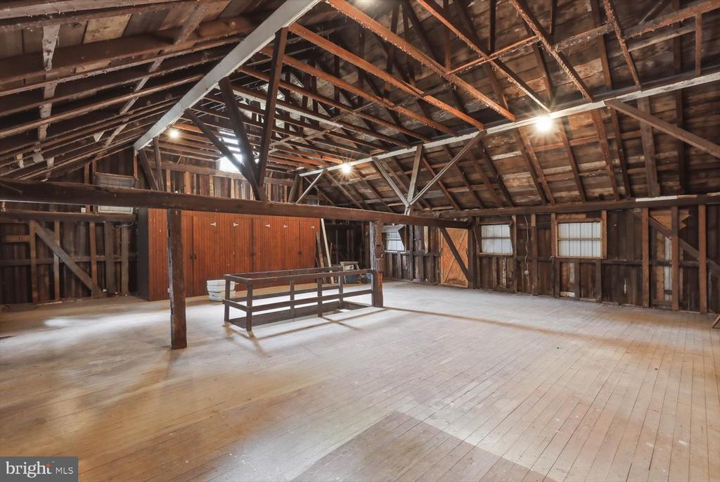 2311 NEW HOLLAND PIKE