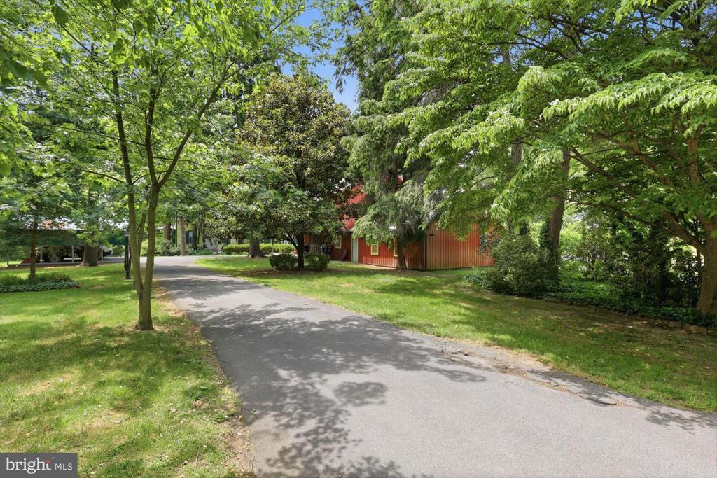 2311 NEW HOLLAND PIKE