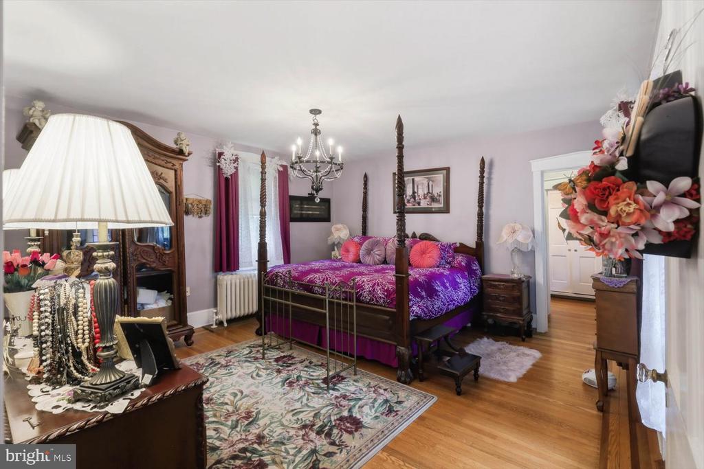 2311 NEW HOLLAND PIKE