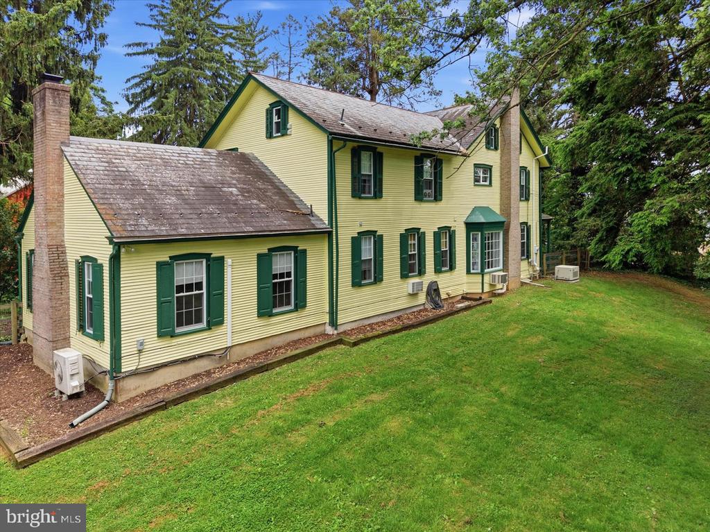 2311 NEW HOLLAND PIKE