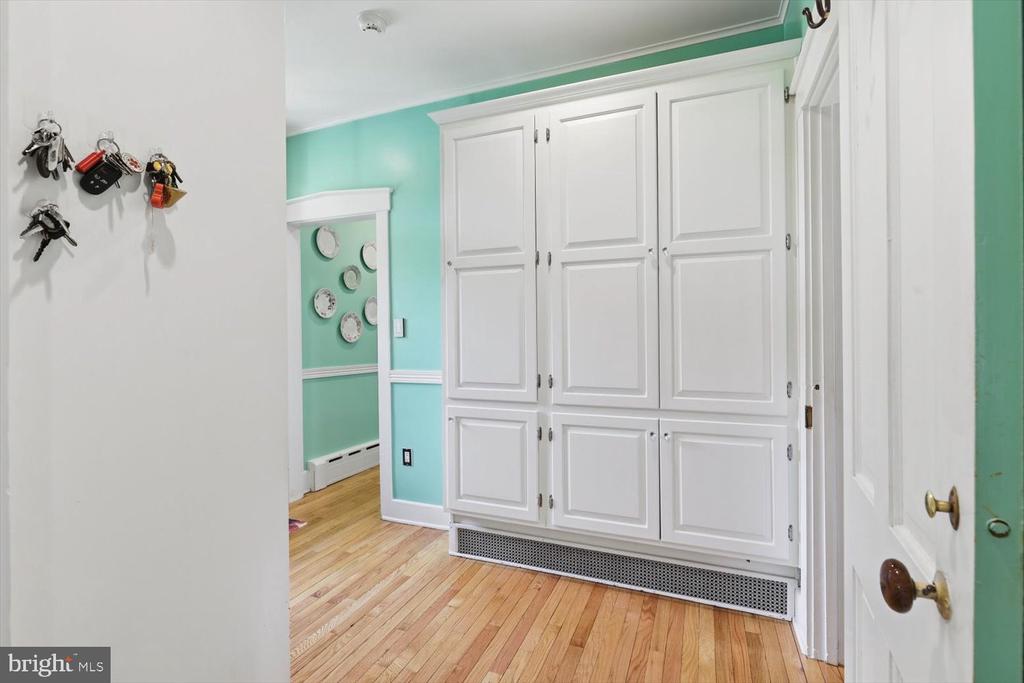 2311 NEW HOLLAND PIKE