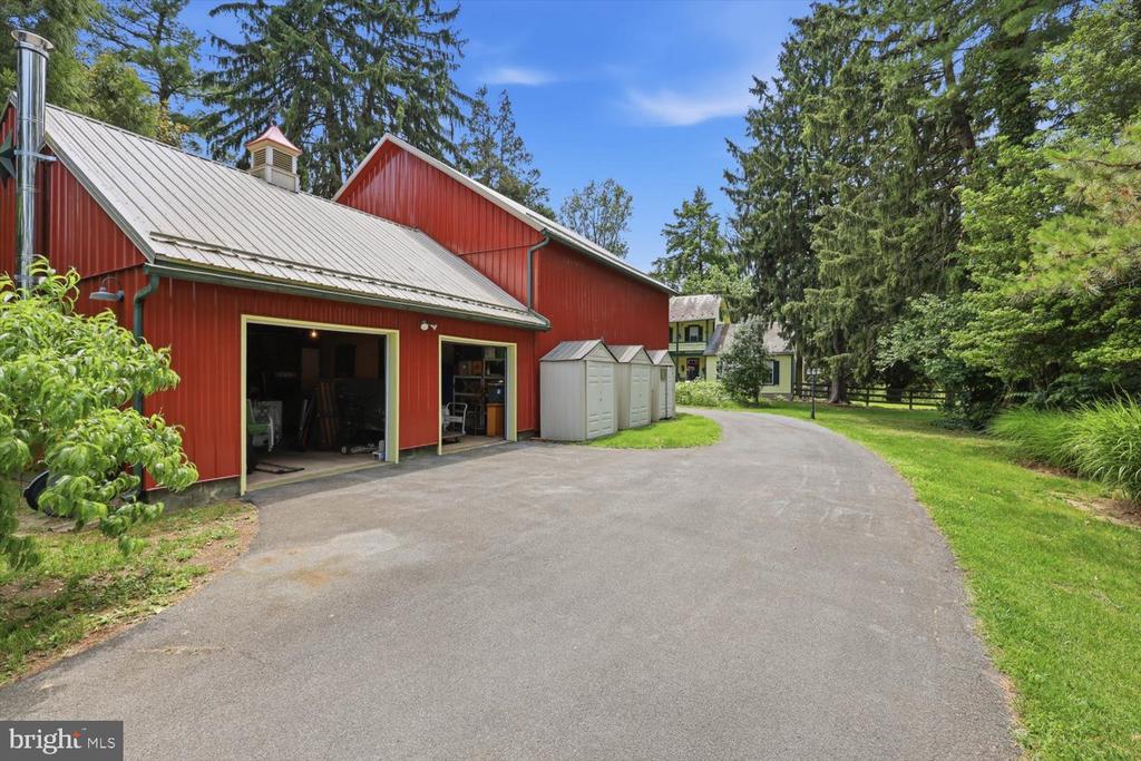 2311 NEW HOLLAND PIKE