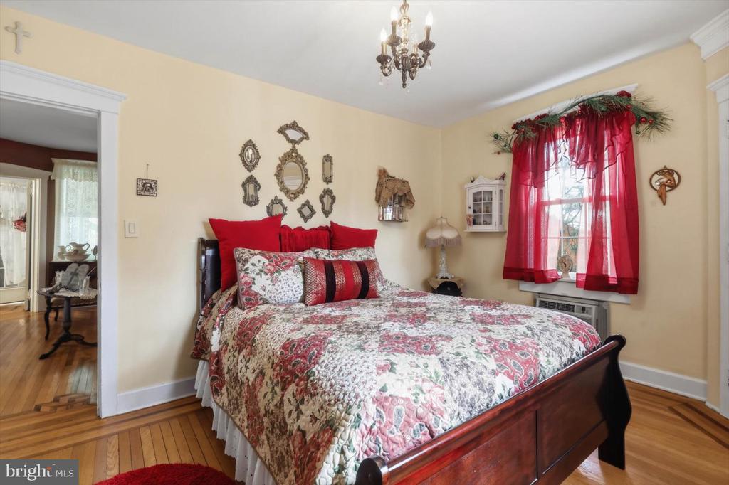 2311 NEW HOLLAND PIKE