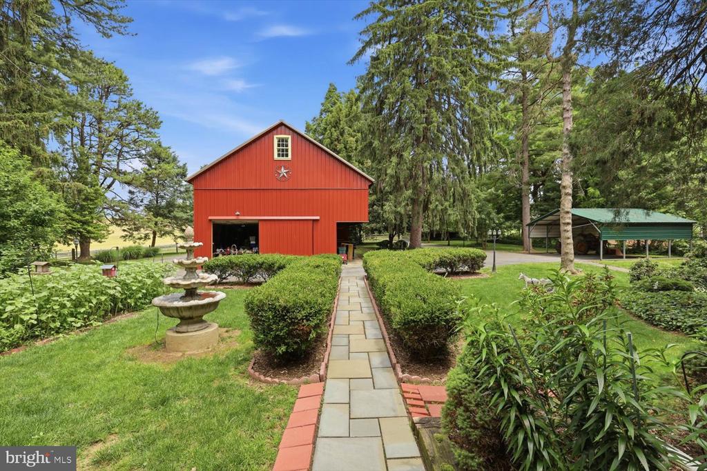 2311 NEW HOLLAND PIKE