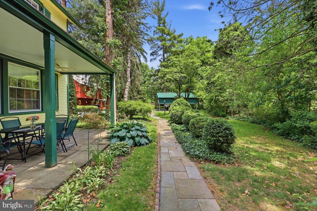 2311 NEW HOLLAND PIKE
