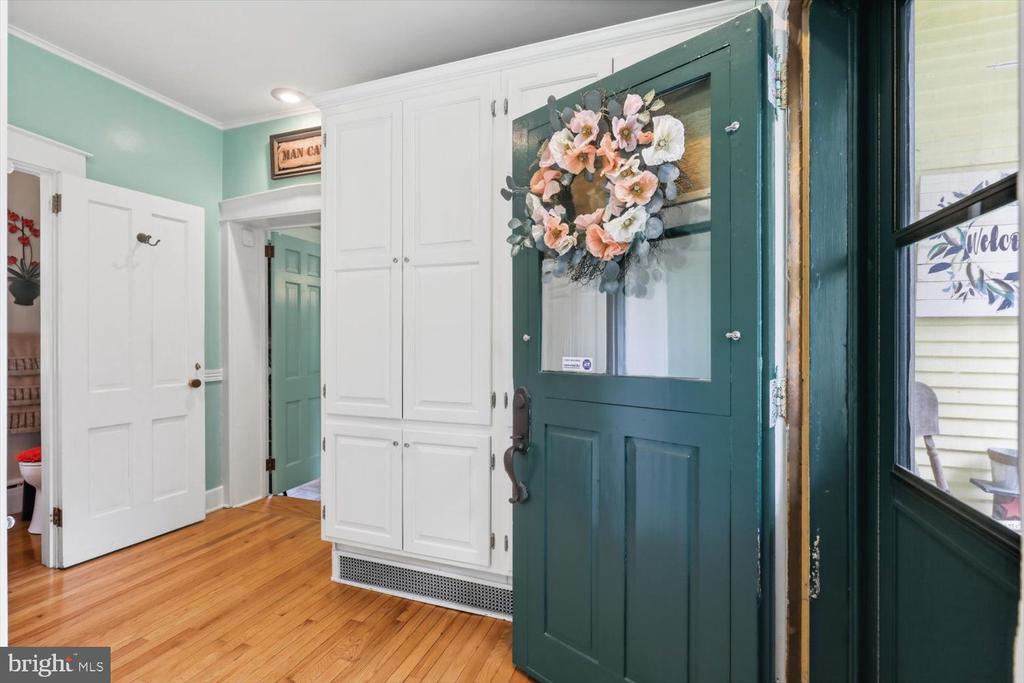 2311 NEW HOLLAND PIKE