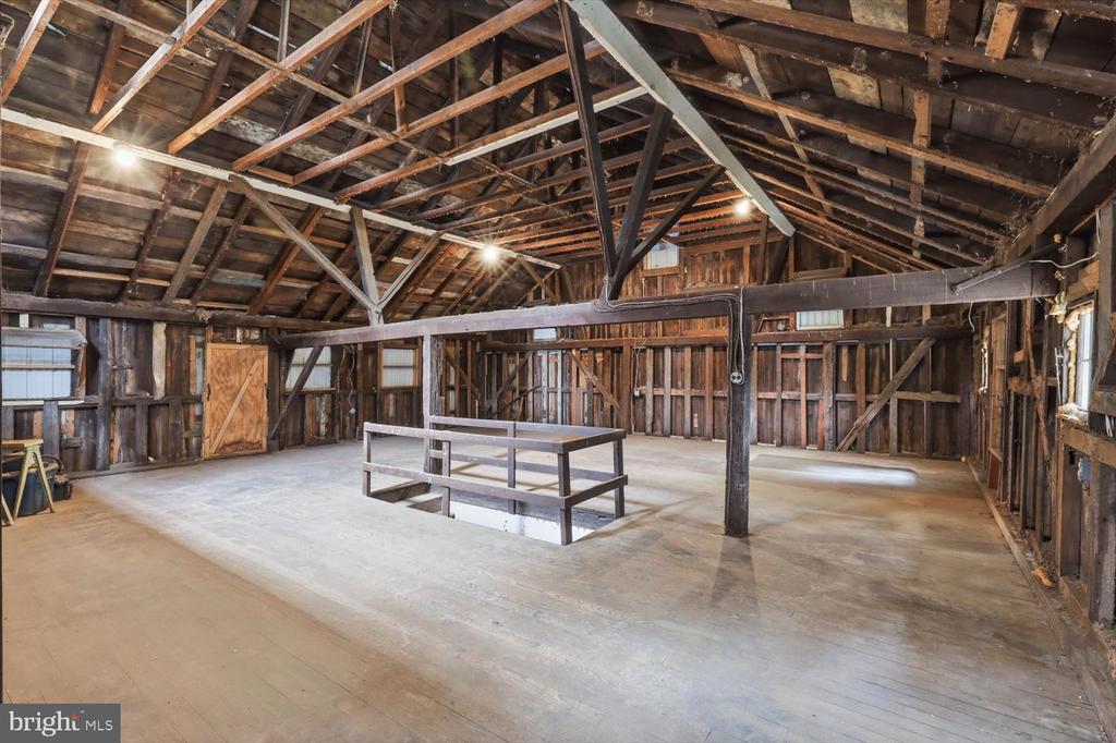 2311 NEW HOLLAND PIKE