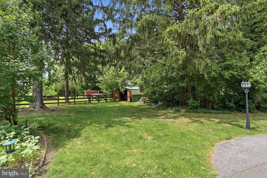 2311 NEW HOLLAND PIKE