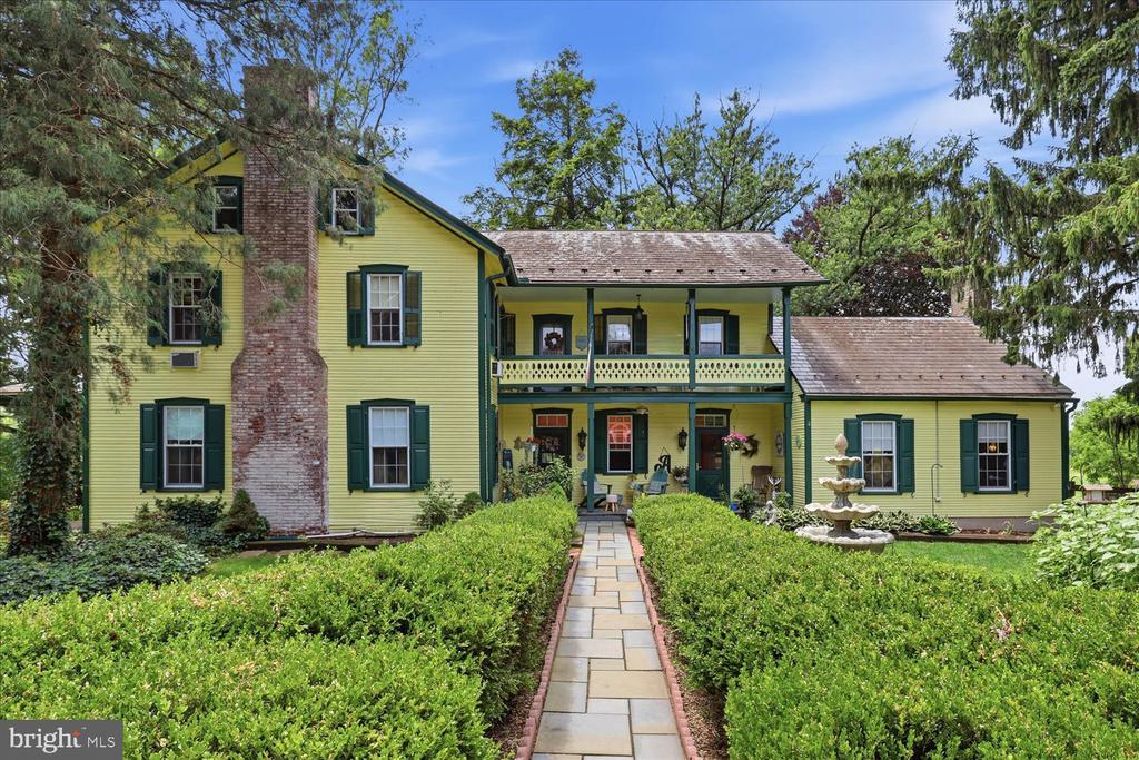 2311 NEW HOLLAND PIKE