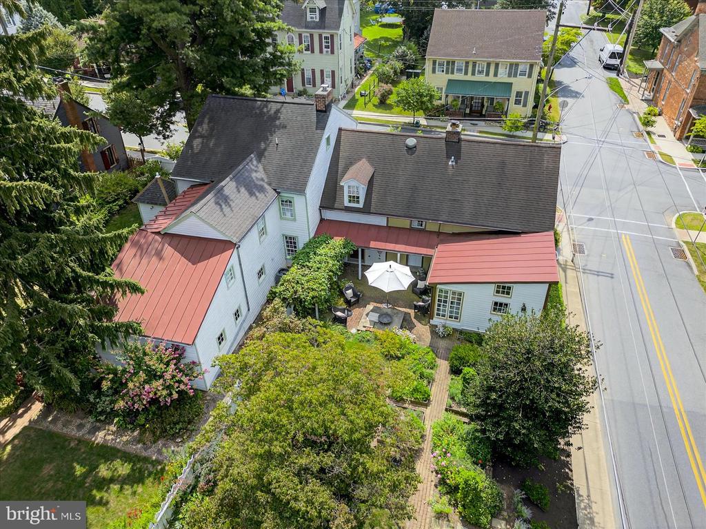 100 & 104 E HIGH STREET