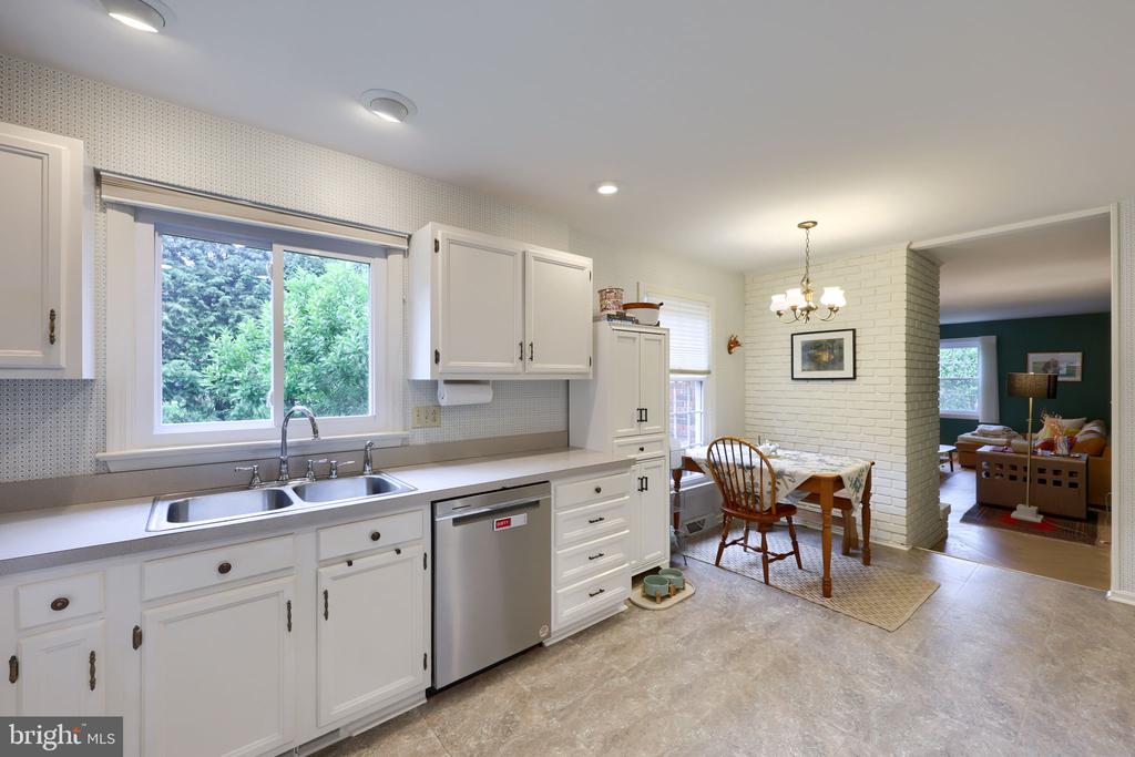 1856 BEVERLY DRIVE