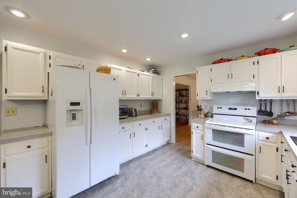 1856 BEVERLY DRIVE
