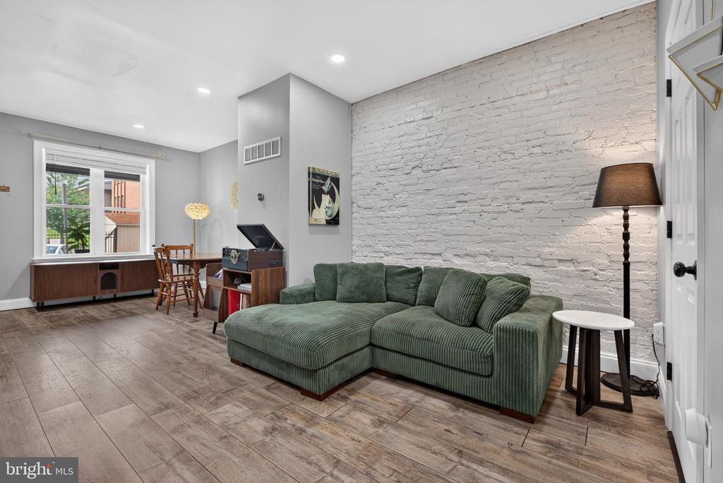 235 GREEN STREET