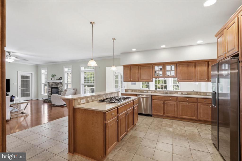 379 ECKER DRIVE