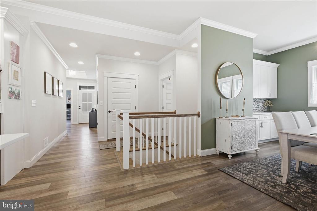 1813 EMERALD WAY