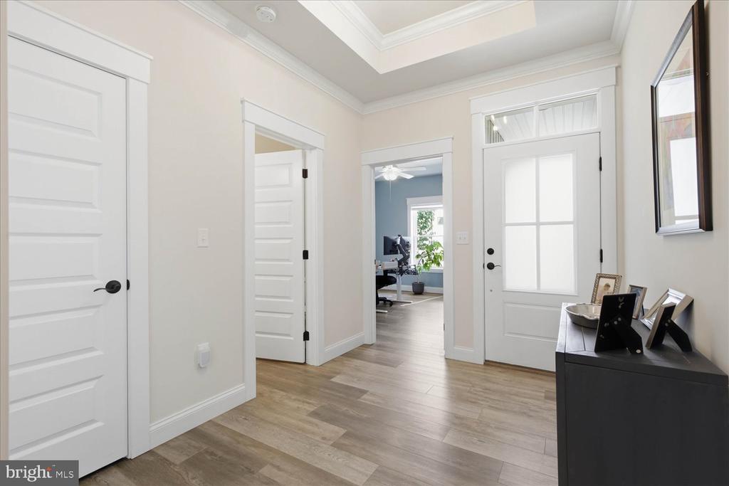 1813 EMERALD WAY