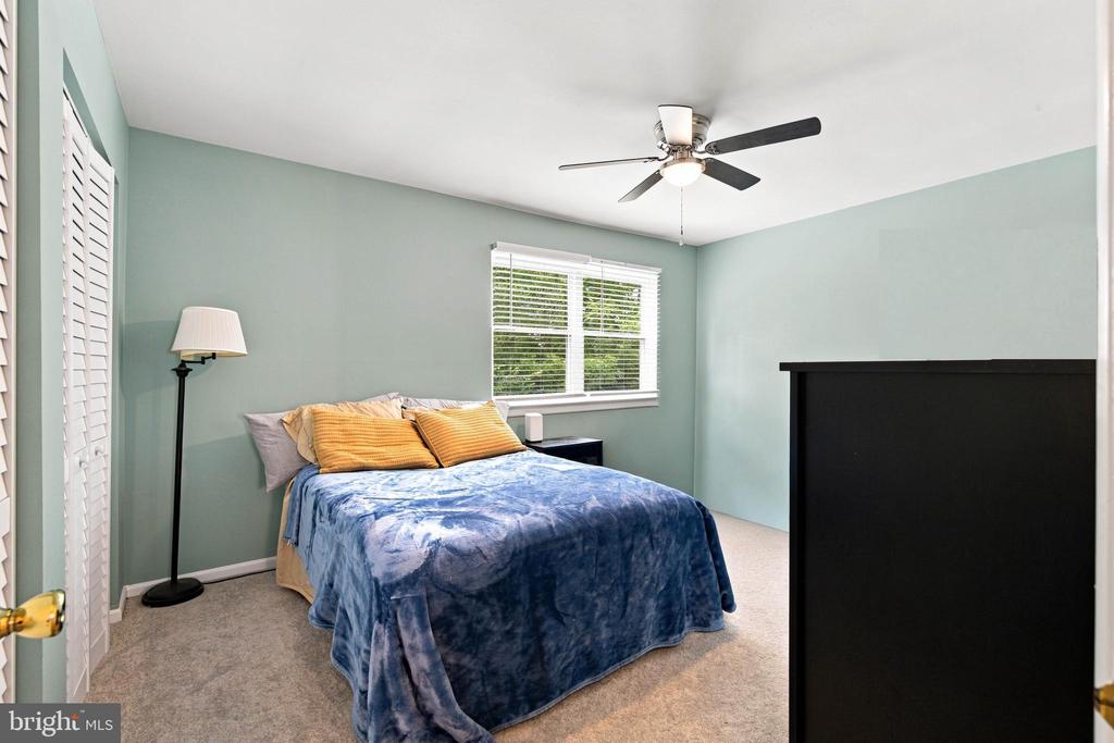 1322 BLUE JAY DRIVE
