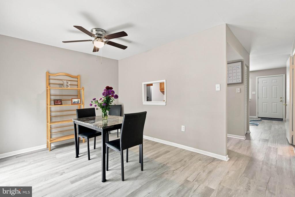 1322 BLUE JAY DRIVE