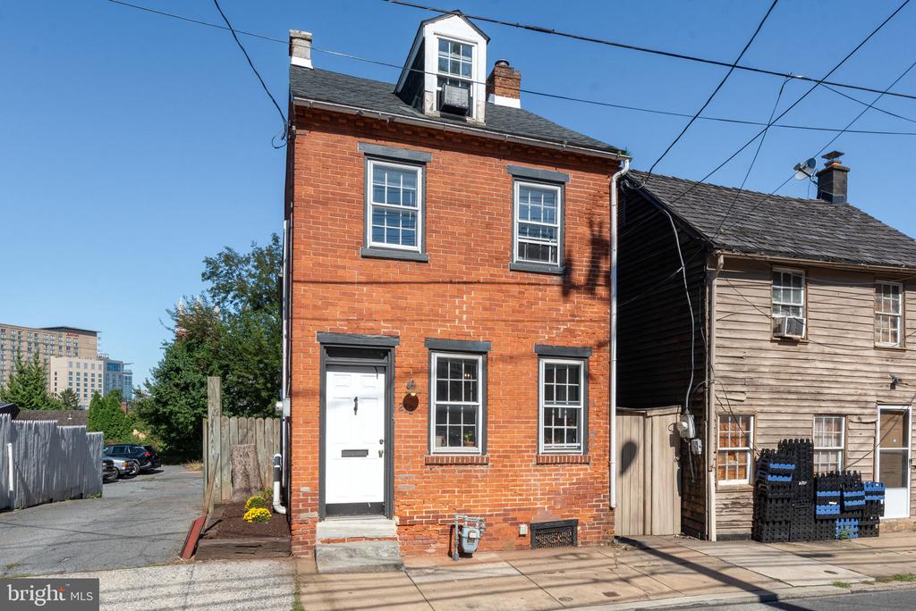 212 HOWARD AVENUE