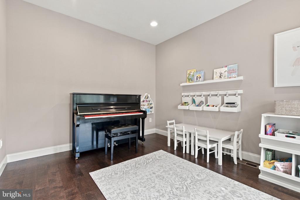 409 PRESCOT STREET Unit: 250