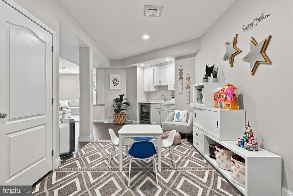 409 PRESCOT STREET Unit: 250