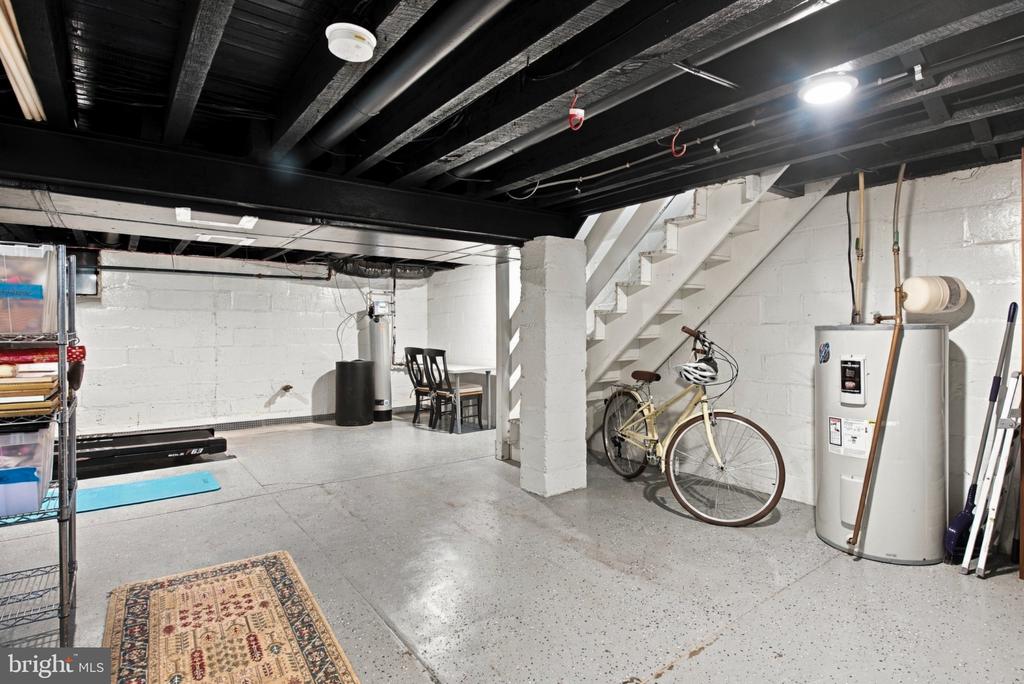 832 3RD STREET