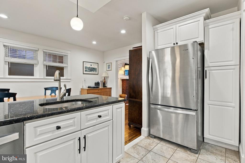 832 3RD STREET