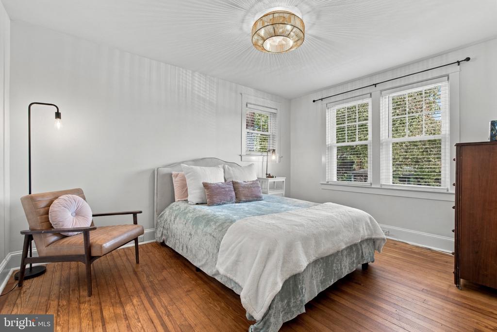 832 3RD STREET